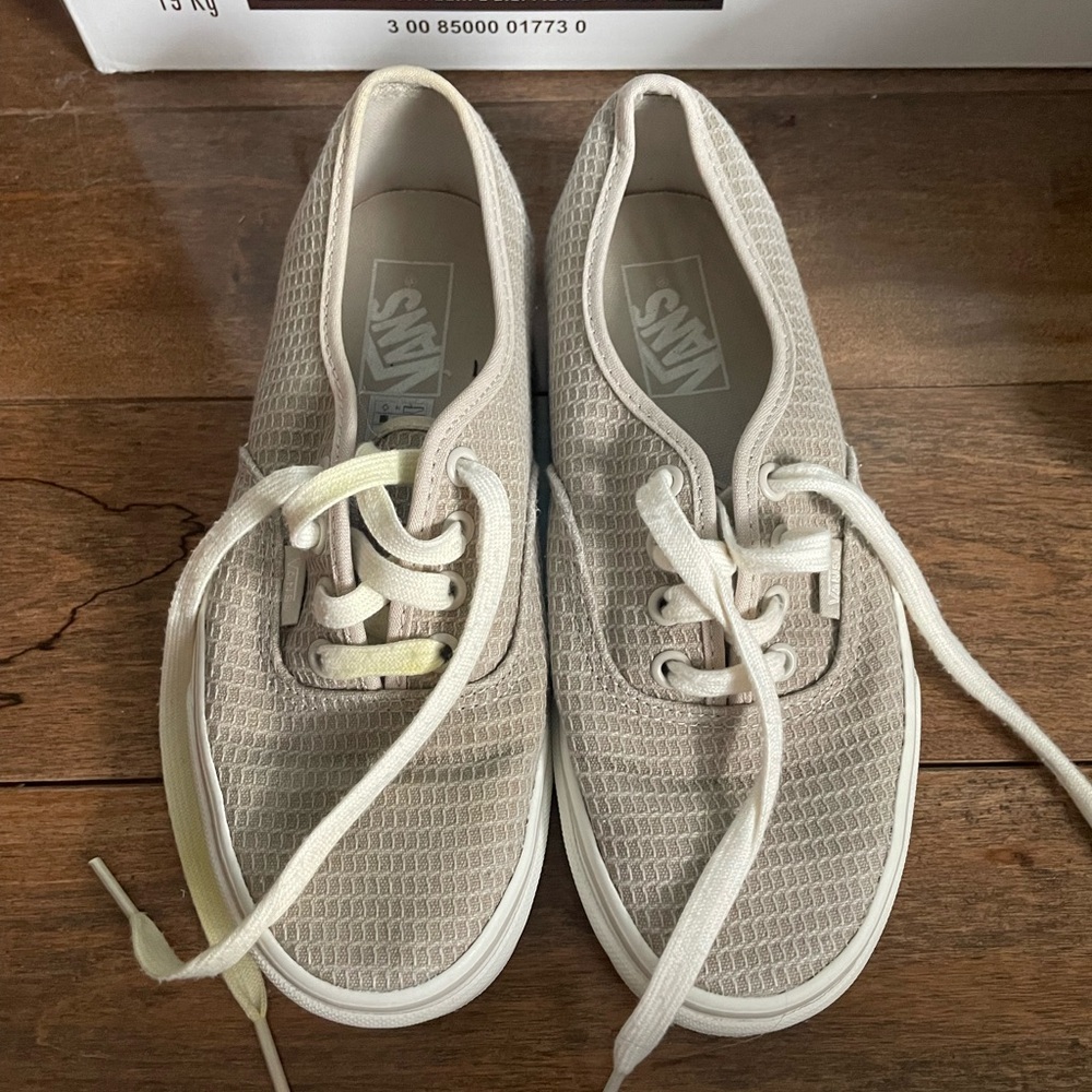Vans Textured Sneakers in Tan Grey with White Laces, sz 7
